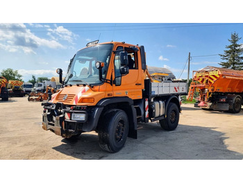 Tractor municipal UNIMOG U400