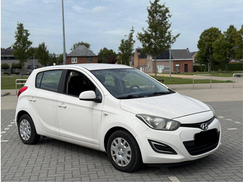 Sedan Hyundai i20 1.1 CRDI: foto 4
