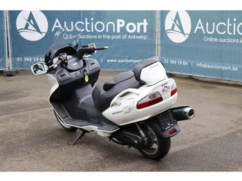 Motocicleta Suzuki Burgman 650 Executive: foto 4 Motocicleta Suzuki Burgman 650 Executive: foto 4