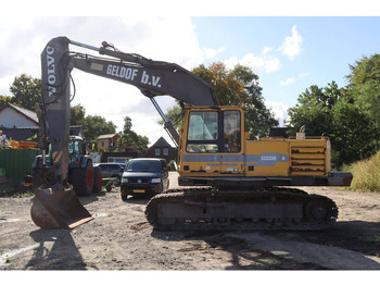 Excavadora de cadenas Volvo EC230B: foto 2