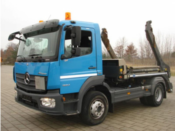 Portacontenedor de cadenas camión MERCEDES-BENZ Atego 1524