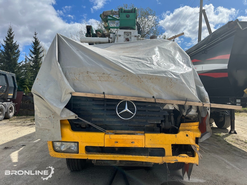 2003 MERCEDES-BENZ ACTROS 3240B 8X4/4 Mixer - Camión hormigonera: foto 4 2003 MERCEDES-BENZ ACTROS 3240B 8X4/4 Mixer - Camión hormigonera: foto 4