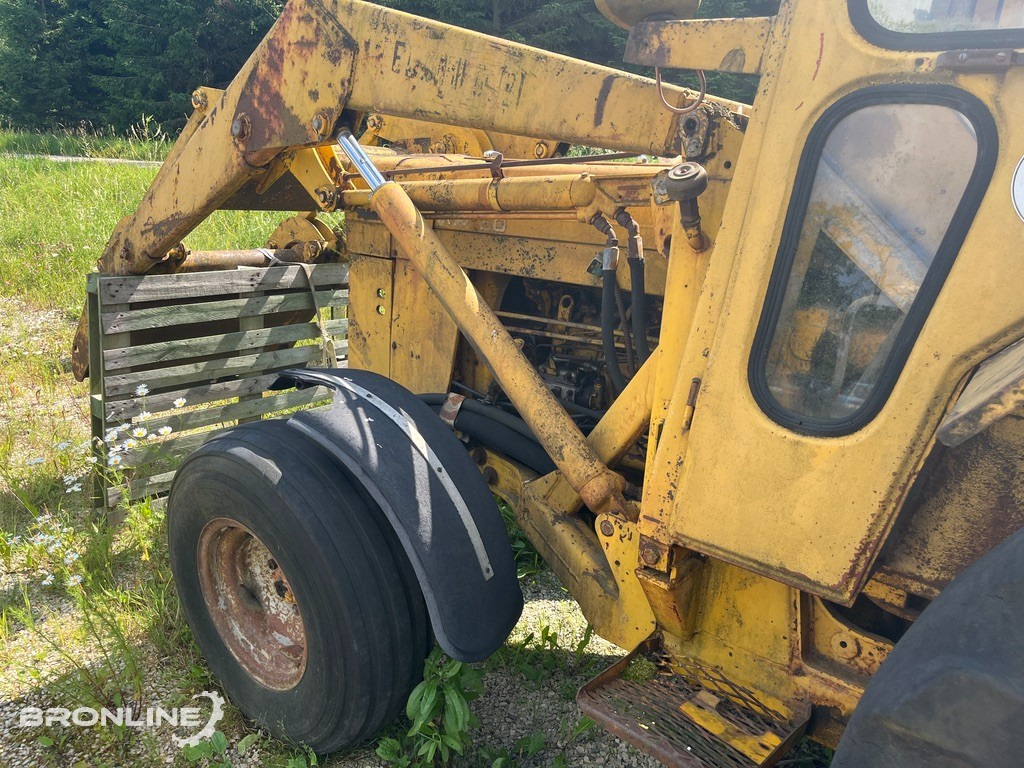 Massey Ferguson Laadur-ekskavaator mootoririkkega / engine failure - Retroexcavadora: foto 5 Massey Ferguson Laadur-ekskavaator mootoririkkega / engine failure - Retroexcavadora: foto 5