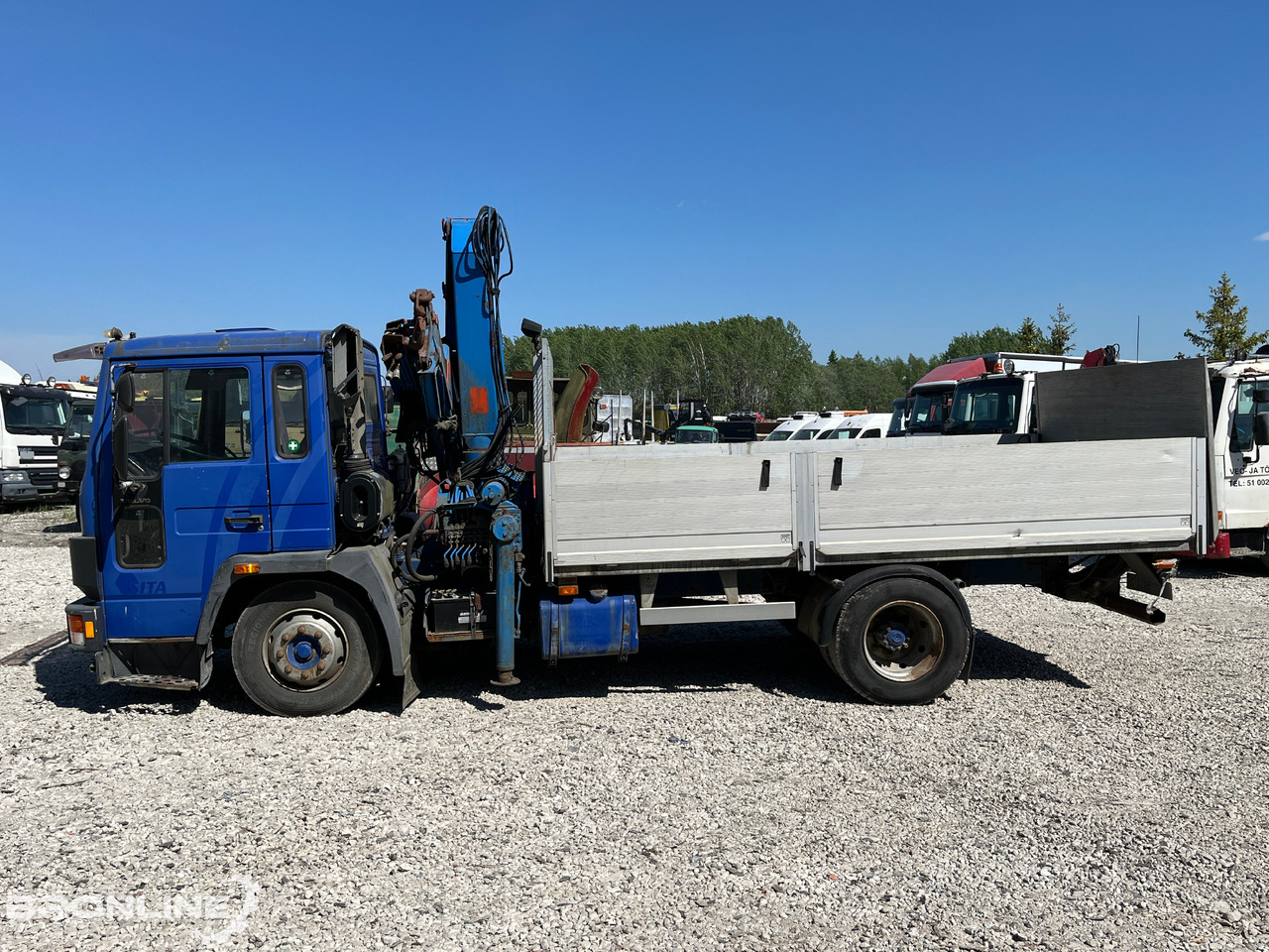 VOLVO FL611 + Palfinger PK 8200 - Camión caja abierta, Camión grúa: foto 2 VOLVO FL611 + Palfinger PK 8200 - Camión caja abierta, Camión grúa: foto 2