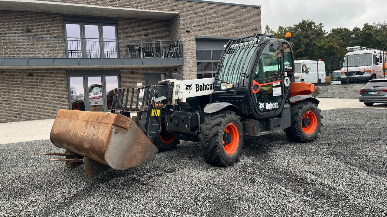 Bobcat T35.105LB Teleskoplader 7600 Kg Gabel Schaufel - Equipo de manutención: foto 2 Bobcat T35.105LB Teleskoplader 7600 Kg Gabel Schaufel - Equipo de manutención: foto 2