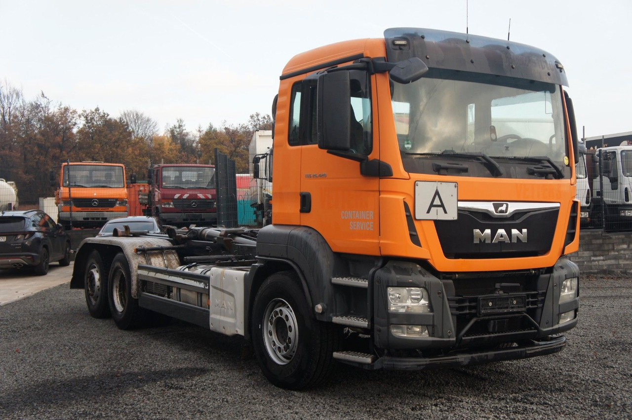 MAN TGS 26.420 Abrollkipper Meiller - Multibasculante camión: foto 3 MAN TGS 26.420 Abrollkipper Meiller - Multibasculante camión: foto 3