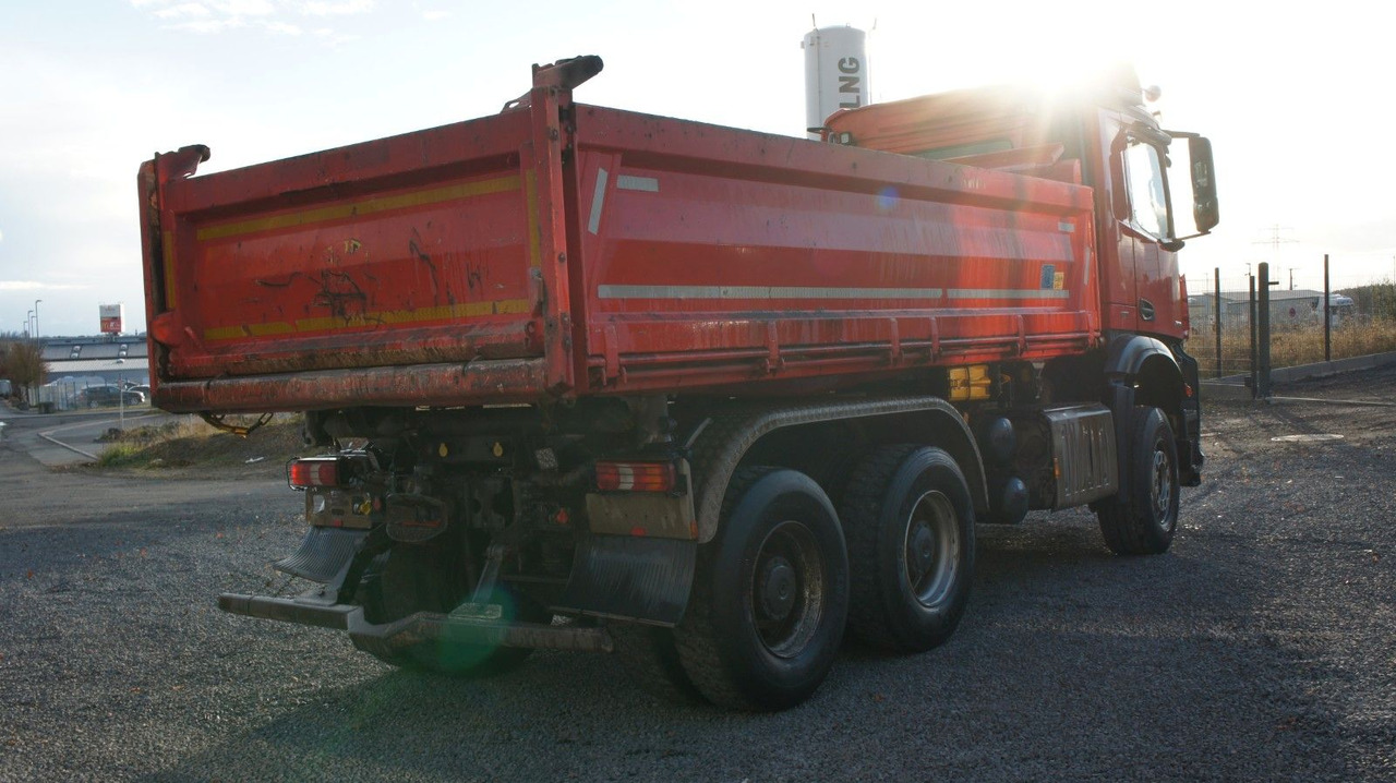 Mercedes-Benz Arocs 2653 Dreiseitenkipper Meiller Bordmatik - Volquete camión: foto 4 Mercedes-Benz Arocs 2653 Dreiseitenkipper Meiller Bordmatik - Volquete camión: foto 4