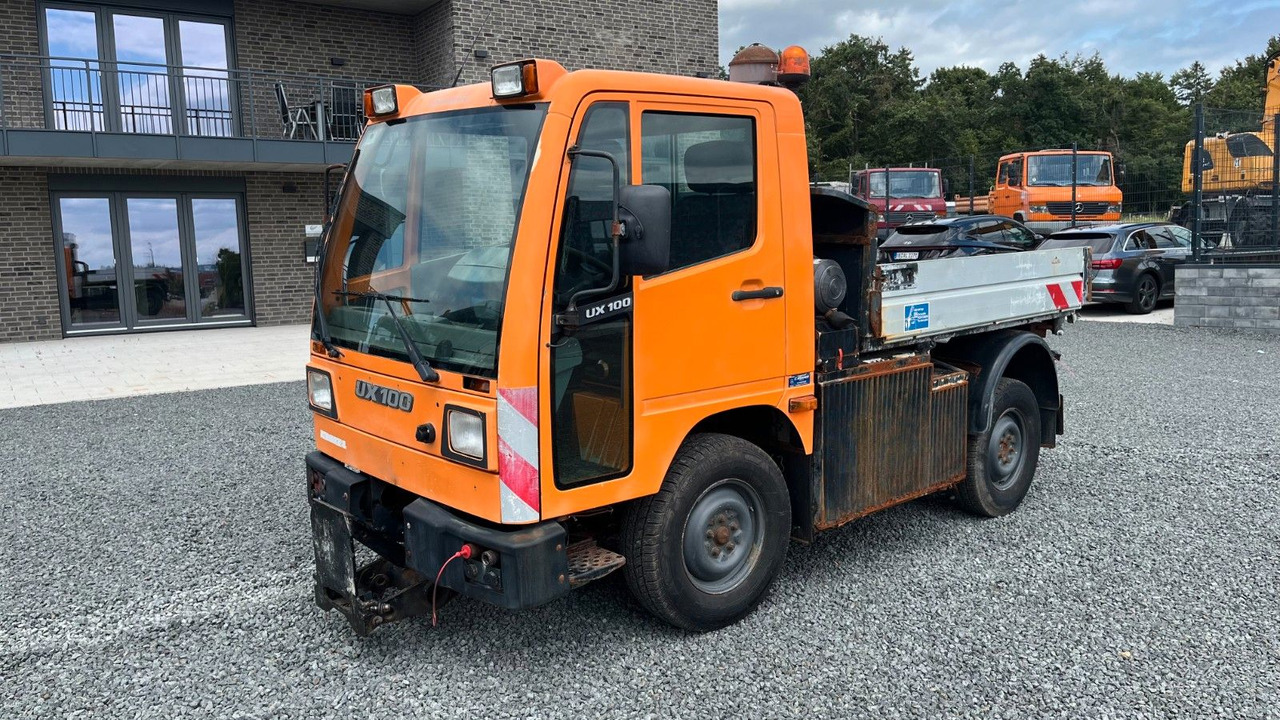 Multicar UX 100 Kipper 4x4 - Volquete furgoneta: foto 2 Multicar UX 100 Kipper 4x4 - Volquete furgoneta: foto 2