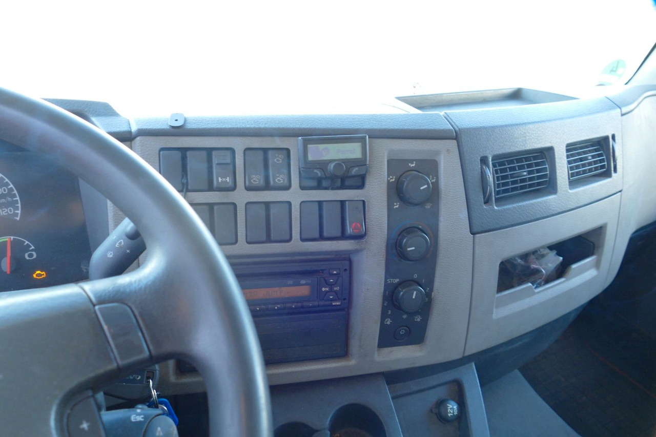Volvo FL 240 PRITSCHE / PLANE + LBW + KLIMA + EURO 5 - Camión lona: foto 5 Volvo FL 240 PRITSCHE / PLANE + LBW + KLIMA + EURO 5 - Camión lona: foto 5