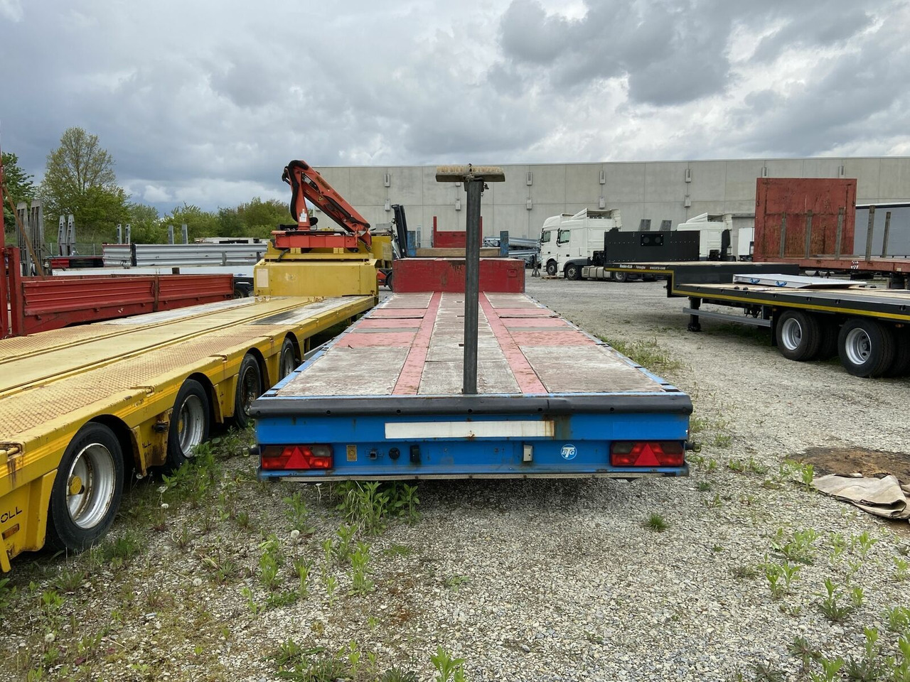 3 Achs Satteltieflader Platofür Fertigteile ode - Góndola rebajadas semirremolque: foto 3 3 Achs Satteltieflader Platofür Fertigteile ode - Góndola rebajadas semirremolque: foto 3