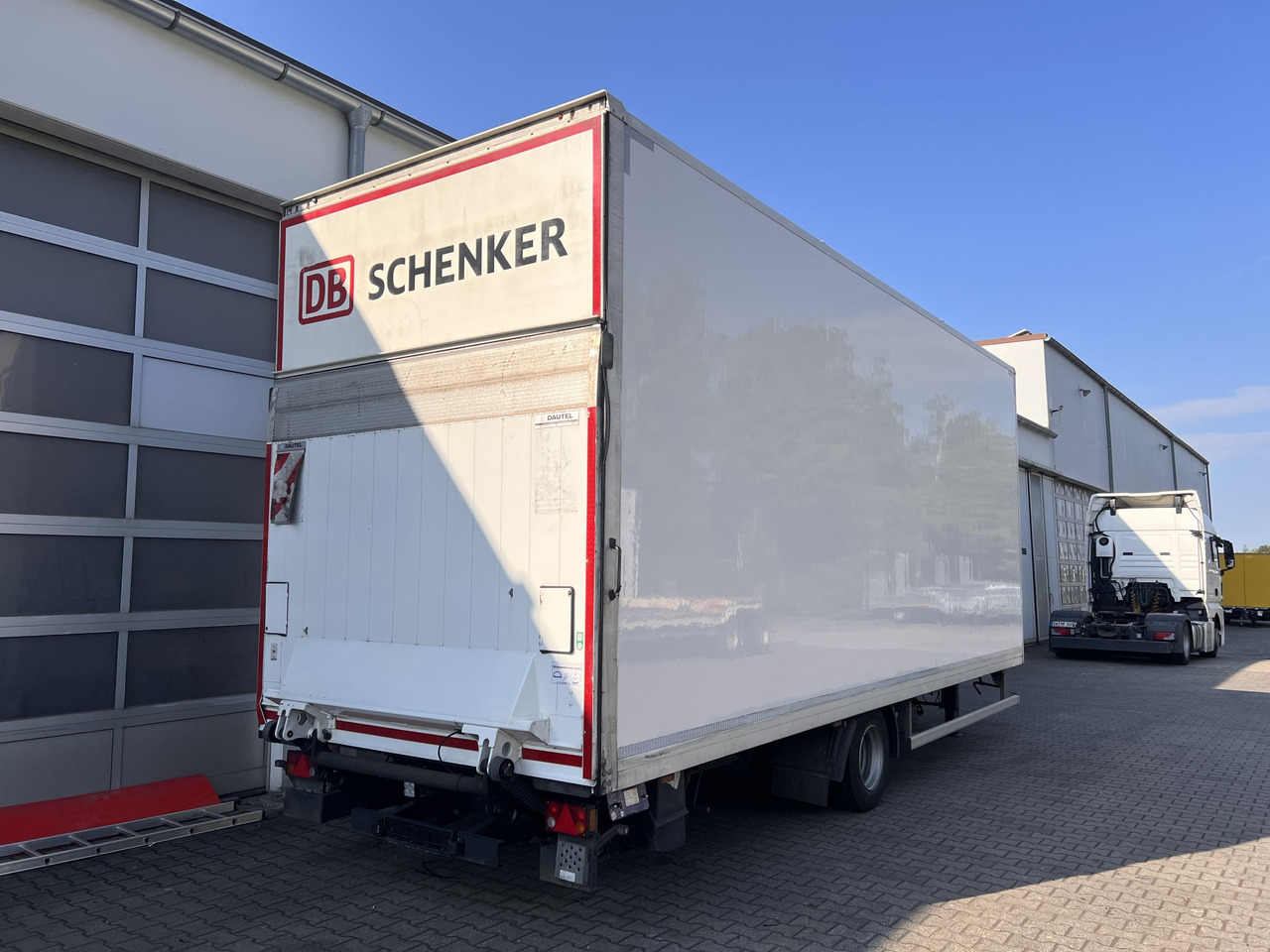 Ackermann Z-KA-F10.5/7,6 1 Achs Kofferanhänger, Ladebordwand - Caja cerrada remolque: foto 4 Ackermann Z-KA-F10.5/7,6 1 Achs Kofferanhänger, Ladebordwand - Caja cerrada remolque: foto 4