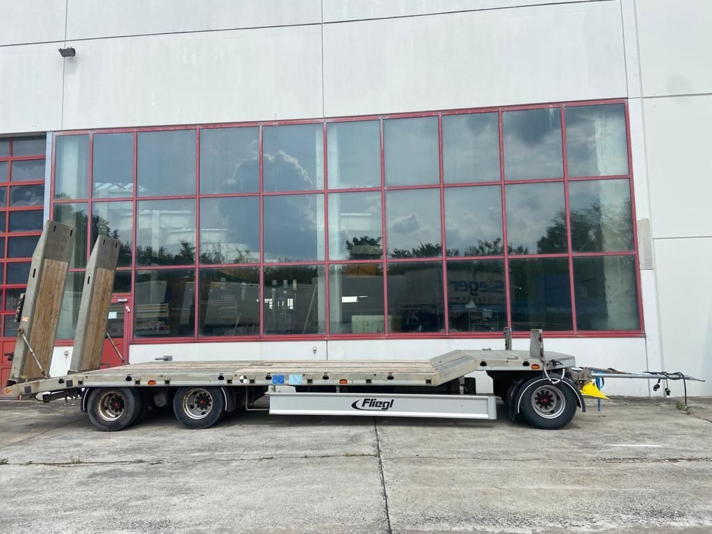 Fliegl DTS 300 3 Achs Tiefladeranhänger - Góndola rebajadas remolque: foto 3 Fliegl DTS 300 3 Achs Tiefladeranhänger - Góndola rebajadas remolque: foto 3