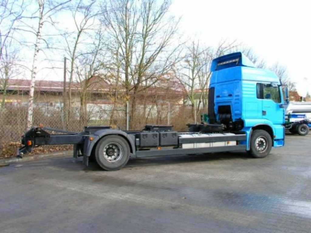 MAN TGA 02 18.410 TGA2 Achs BDF- LKW - Portacontenedore/ Intercambiable camión: foto 4 MAN TGA 02 18.410 TGA2 Achs BDF- LKW - Portacontenedore/ Intercambiable camión: foto 4