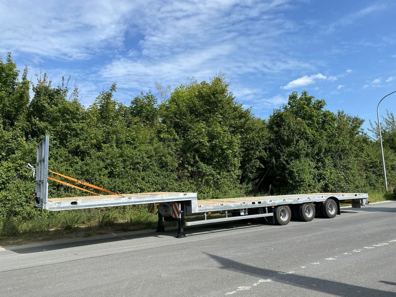 Möslein 3 Achs Satteltieflader Plato 45 t GGfür Fertigt - Góndola rebajadas semirremolque: foto 1 Möslein 3 Achs Satteltieflader Plato 45 t GGfür Fertigt - Góndola rebajadas semirremolque: foto 1
