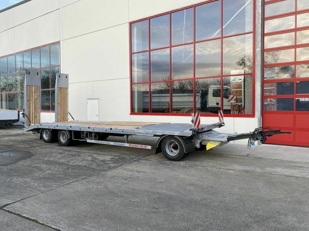 Möslein 3 Achs Tieflader mit gerader Ladefläche 9 m, Ne - Góndola rebajadas remolque: foto 4 Möslein 3 Achs Tieflader mit gerader Ladefläche 9 m, Ne - Góndola rebajadas remolque: foto 4