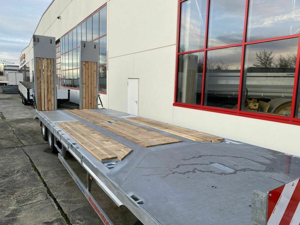 Möslein 3 Achs Tieflader mit gerader Ladefläche 9 m, Ne - Góndola rebajadas remolque: foto 2 Möslein 3 Achs Tieflader mit gerader Ladefläche 9 m, Ne - Góndola rebajadas remolque: foto 2