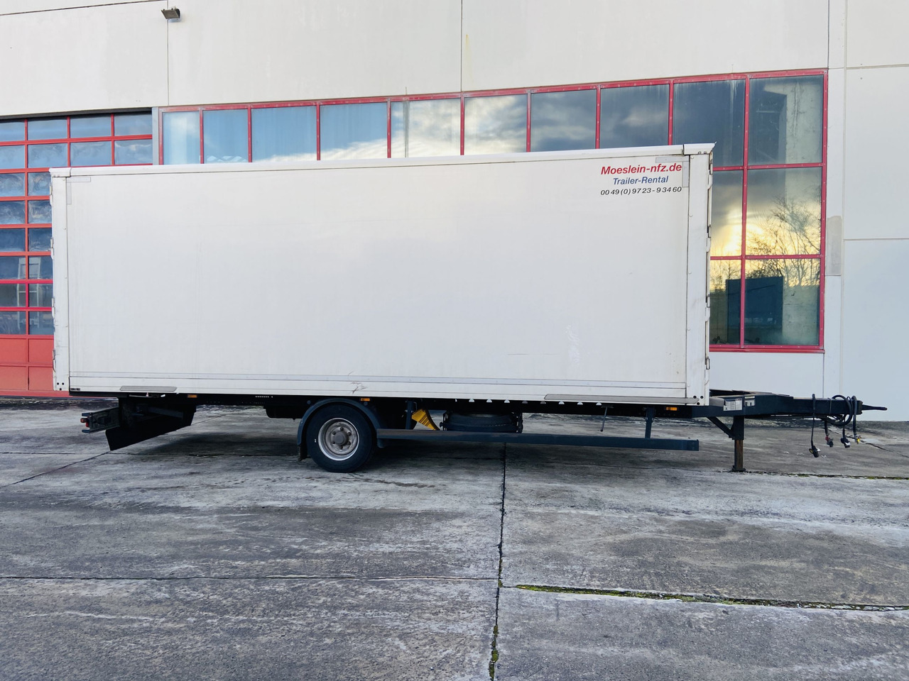 Möslein EK 1- D 7,3 1 Achs Kofferanhänger - Caja cerrada remolque: foto 1 Möslein EK 1- D 7,3 1 Achs Kofferanhänger - Caja cerrada remolque: foto 1