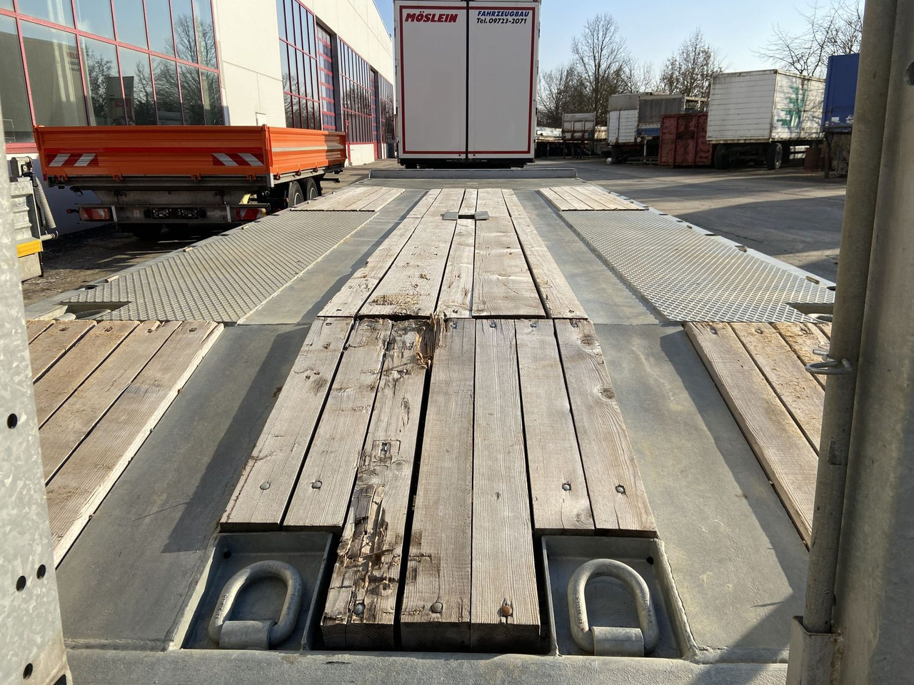 Möslein Neuwertig 3 Achs Tieflader 8,10 m Ladefläche - Góndola rebajadas remolque: foto 4 Möslein Neuwertig 3 Achs Tieflader 8,10 m Ladefläche - Góndola rebajadas remolque: foto 4