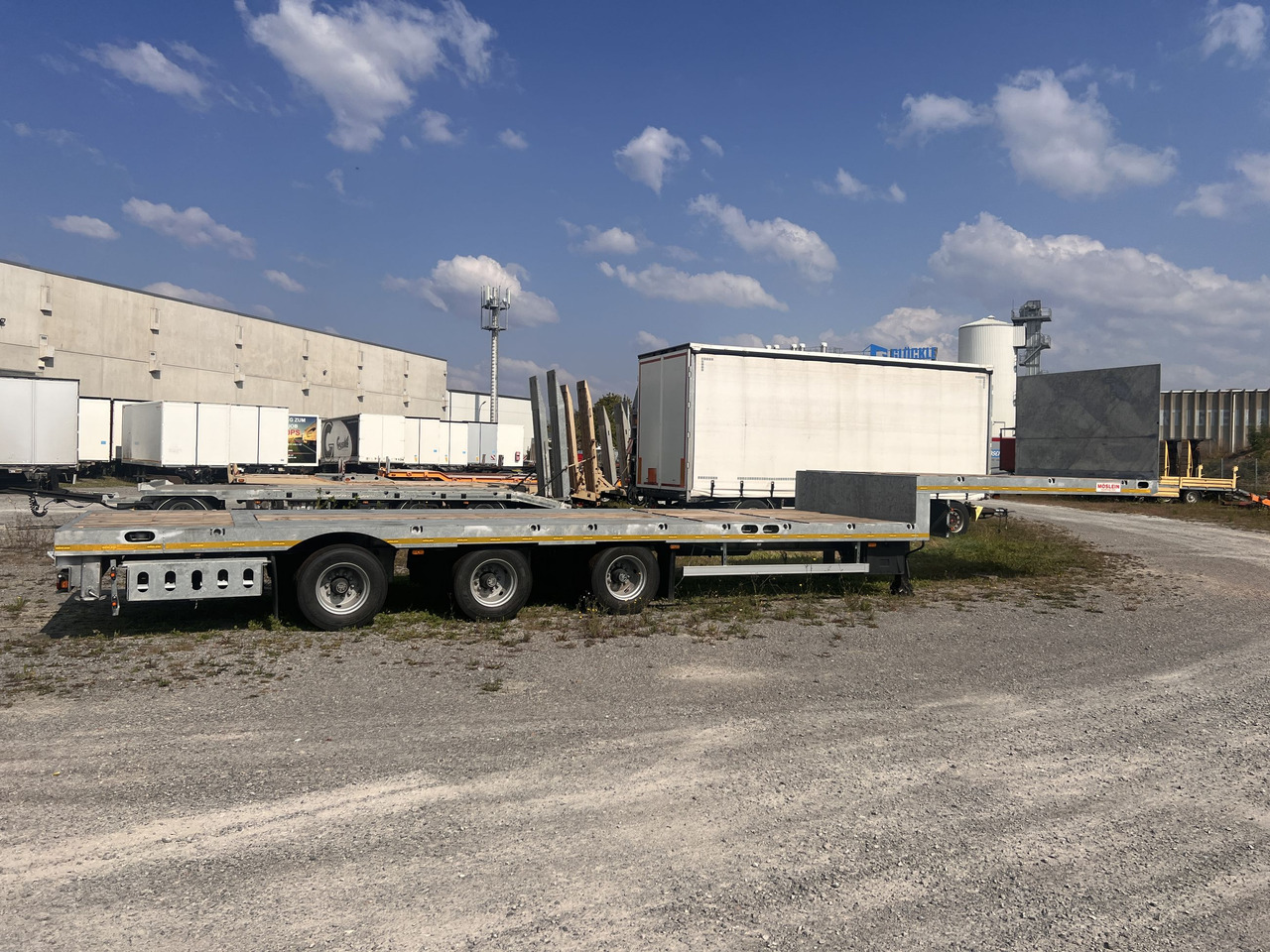 Möslein ST 3 Plato 8,7 3 Achs Satteltieflader Plato 45 t GGfür Fertigteile, Baumaschinen - Góndola rebajadas semirremolque: foto 4 Möslein ST 3 Plato 8,7 3 Achs Satteltieflader Plato 45 t GGfür Fertigteile, Baumaschinen - Góndola rebajadas semirremolque: foto 4