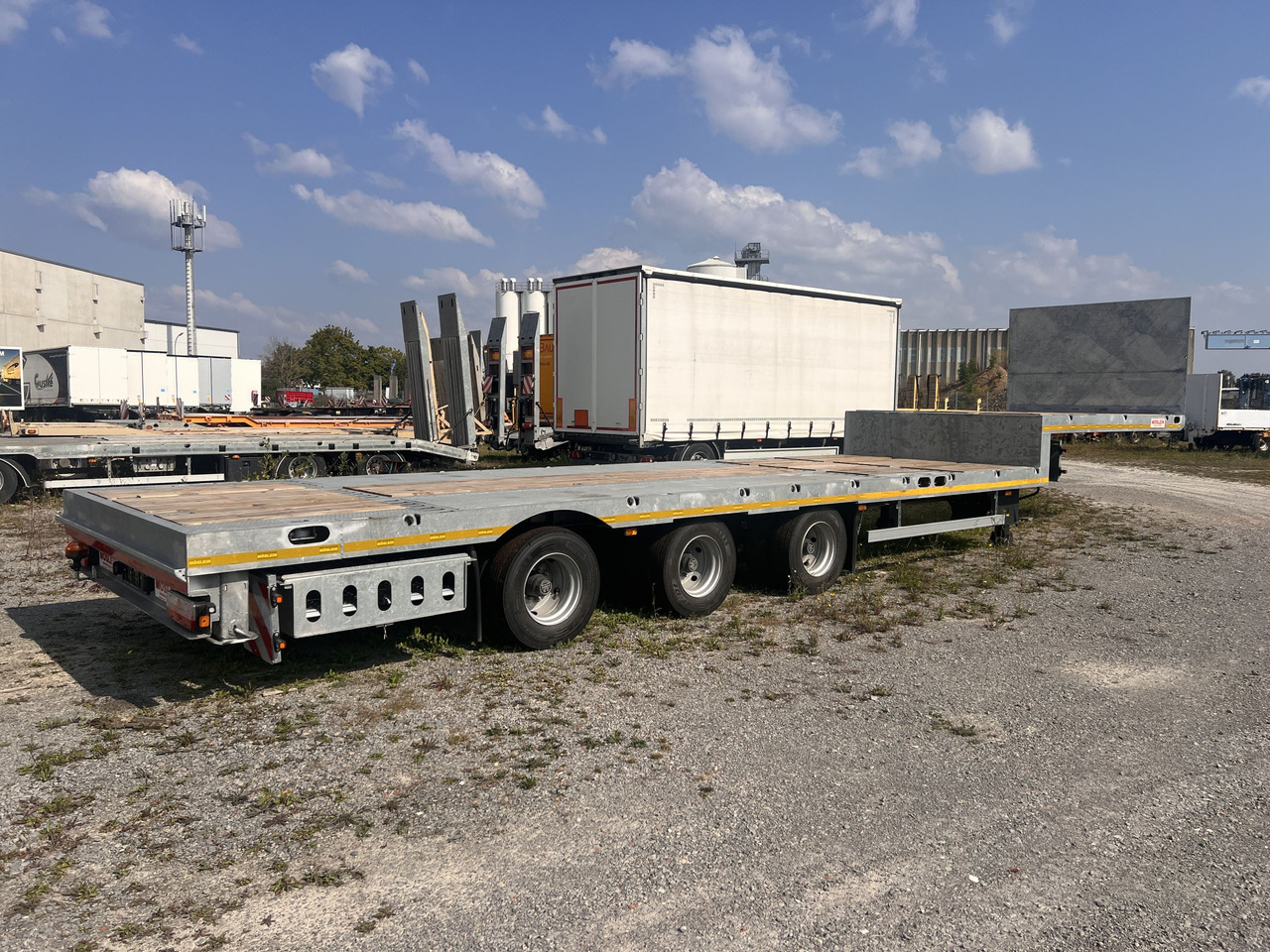 Möslein ST 3 Plato 8,7 3 Achs Satteltieflader Plato 45 t GGfür Fertigteile, Baumaschinen - Góndola rebajadas semirremolque: foto 3 Möslein ST 3 Plato 8,7 3 Achs Satteltieflader Plato 45 t GGfür Fertigteile, Baumaschinen - Góndola rebajadas semirremolque: foto 3