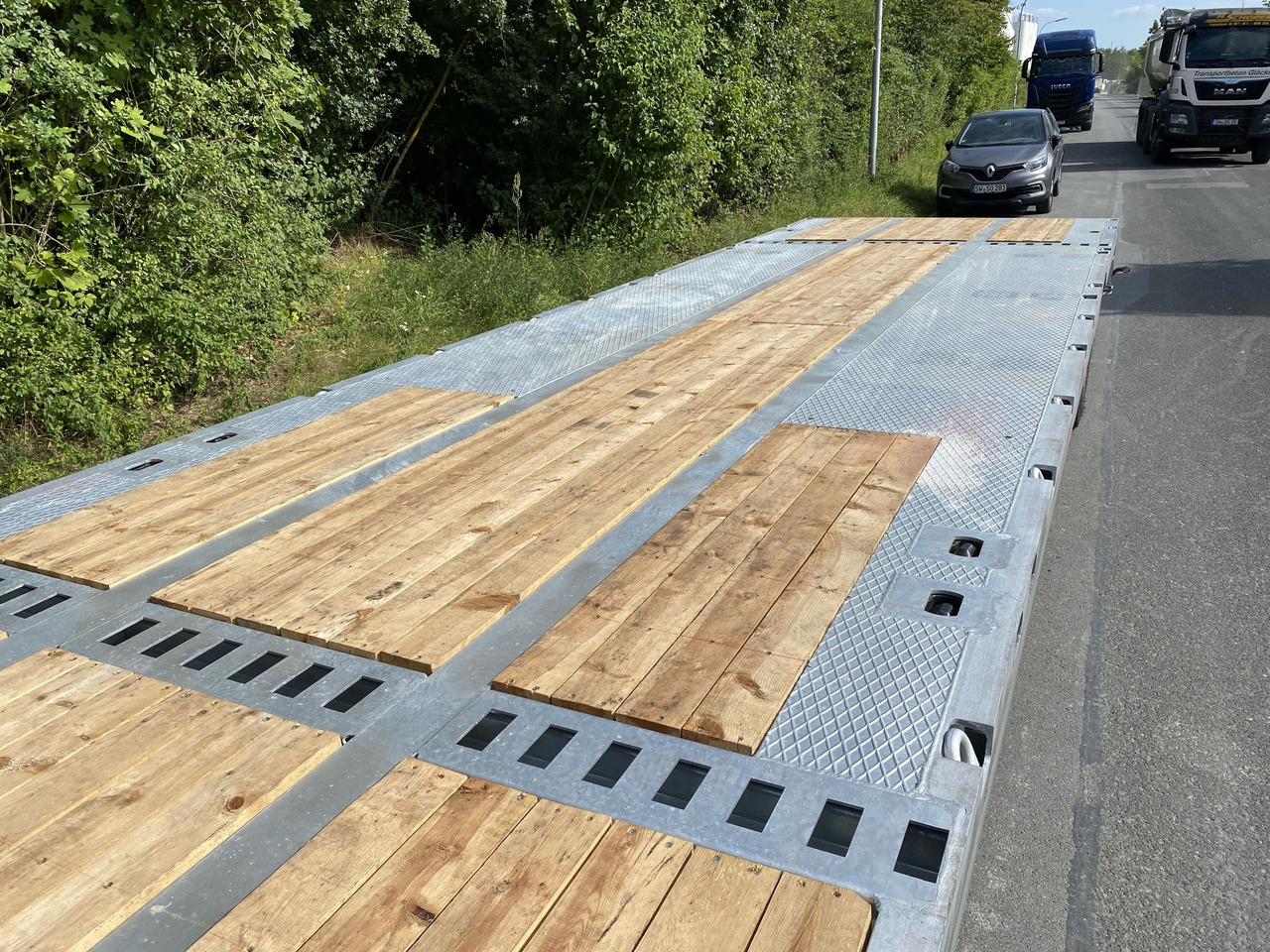 Möslein ST 3-Plato 9,4 3 Achs Satteltieflader Plato 45 t GGfür Fertigteile, Baumaschinen oder Container - Semirremolque plataforma/ Caja abierta: foto 4 Möslein ST 3-Plato 9,4 3 Achs Satteltieflader Plato 45 t GGfür Fertigteile, Baumaschinen oder Container - Semirremolque plataforma/ Caja abierta: foto 4