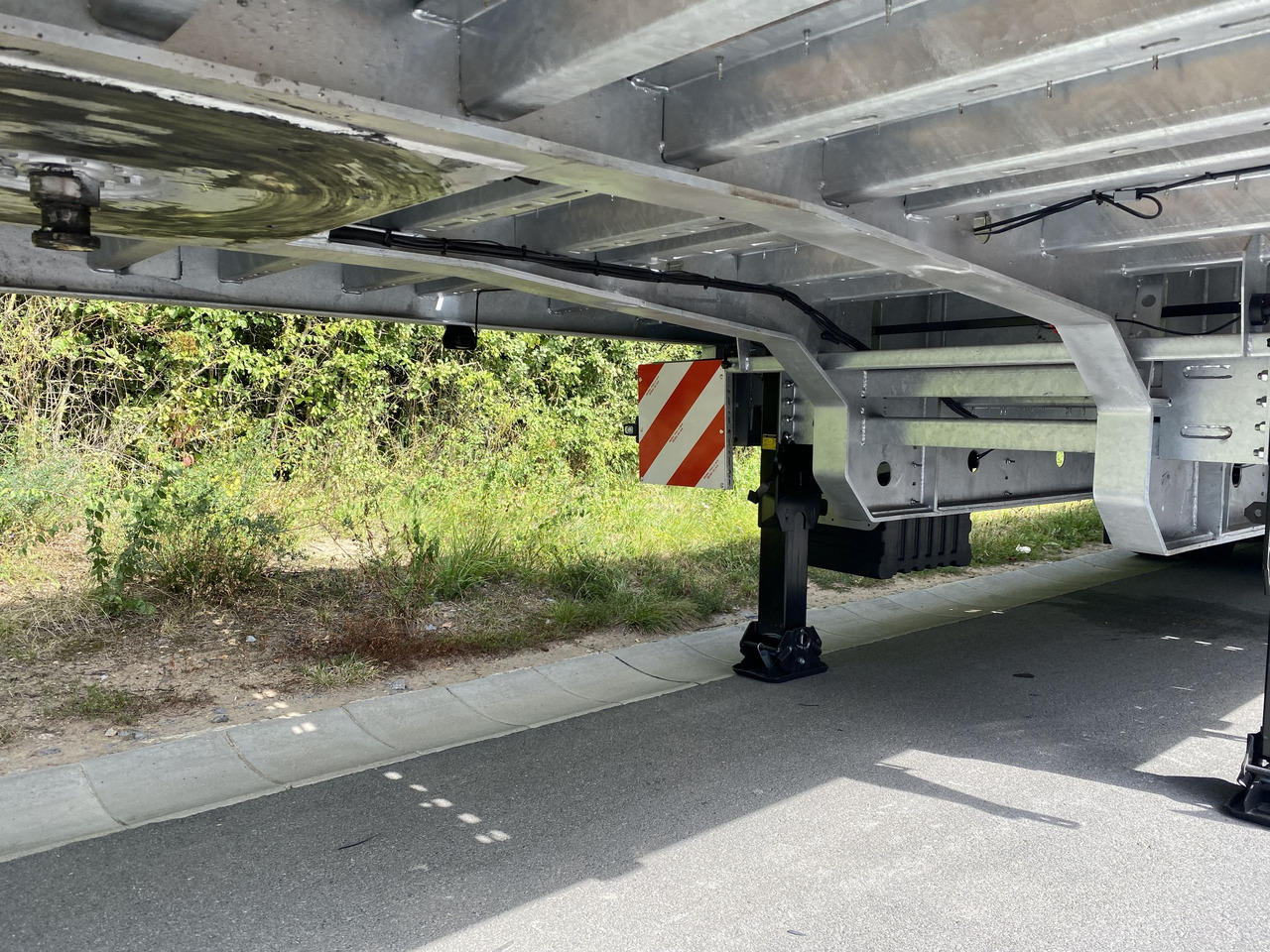 Möslein ST 3-Plato 9,4 3 Achs Satteltieflader Plato 45 t GGfür Fertigteile, Baumaschinen oder Container - Góndola rebajadas semirremolque: foto 5 Möslein ST 3-Plato 9,4 3 Achs Satteltieflader Plato 45 t GGfür Fertigteile, Baumaschinen oder Container - Góndola rebajadas semirremolque: foto 5