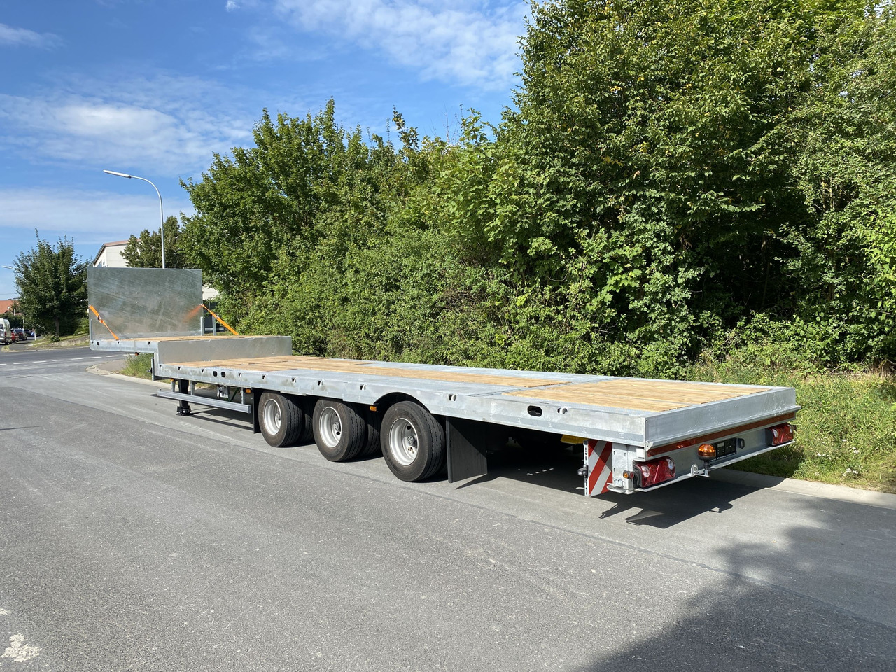Möslein ST 3-Plato 9,4 3 Achs Satteltieflader Plato 45 t GGfür Fertigteile, Baumaschinen oder Container - Semirremolque plataforma/ Caja abierta: foto 2 Möslein ST 3-Plato 9,4 3 Achs Satteltieflader Plato 45 t GGfür Fertigteile, Baumaschinen oder Container - Semirremolque plataforma/ Caja abierta: foto 2