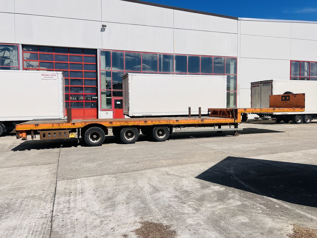 Möslein STO 3 Schwebheim 3 Achs Satteltieflader Plato 45 t GGfür Fertigteile, Baumaschinen oder Container - Góndola rebajadas semirremolque: foto 1 Möslein STO 3 Schwebheim 3 Achs Satteltieflader Plato 45 t GGfür Fertigteile, Baumaschinen oder Container - Góndola rebajadas semirremolque: foto 1