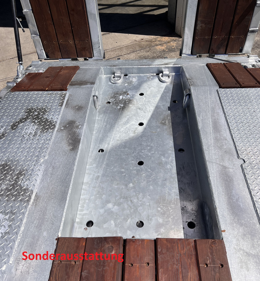 Möslein T 3-9,20 F 3 Achs Tieflader mit gerader Ladefläche 9 m, Neufahrzeug - Góndola rebajadas remolque: foto 5 Möslein T 3-9,20 F 3 Achs Tieflader mit gerader Ladefläche 9 m, Neufahrzeug - Góndola rebajadas remolque: foto 5