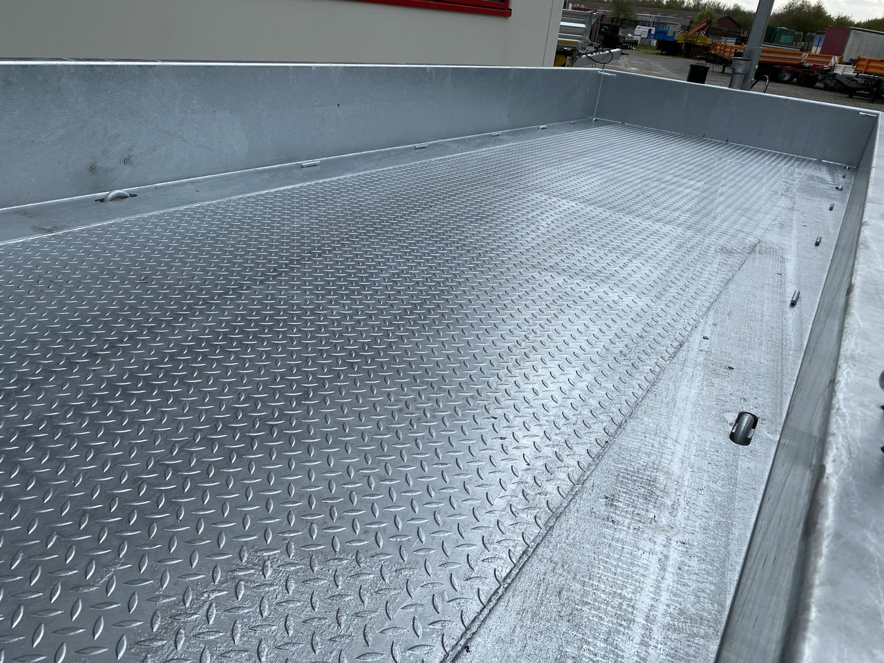 Möslein TT 11-E6x2 hydr. Rampen Tieflader für Fräsen breiten hydraulischen Rampen, Neu - Góndola rebajadas remolque: foto 3 Möslein TT 11-E6x2 hydr. Rampen Tieflader für Fräsen breiten hydraulischen Rampen, Neu - Góndola rebajadas remolque: foto 3