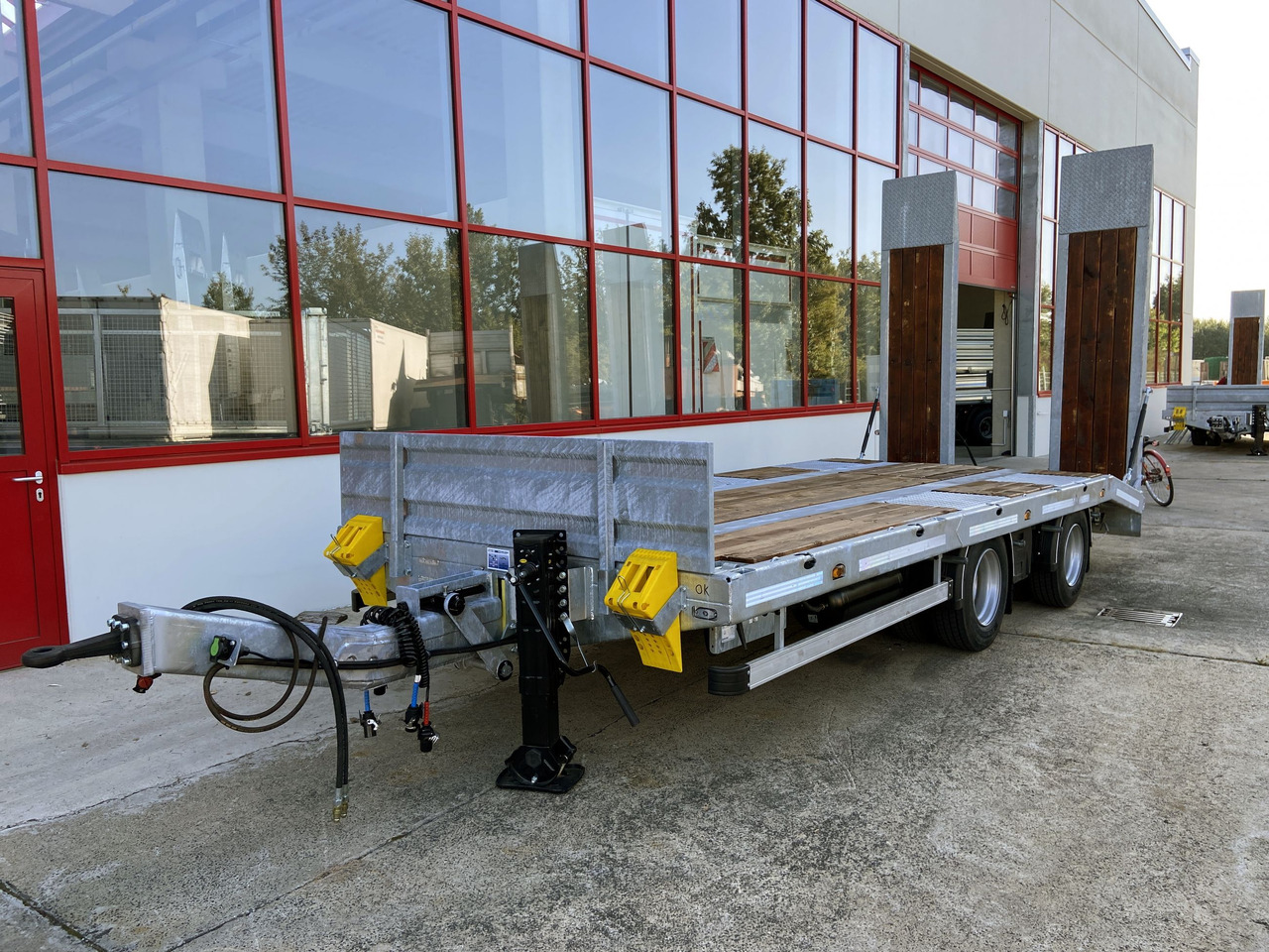 Möslein TT21-6,5 hydr 21 t Tandemtieflader, hydr. Rampen, NEU - Góndola rebajadas remolque: foto 4 Möslein TT21-6,5 hydr 21 t Tandemtieflader, hydr. Rampen, NEU - Góndola rebajadas remolque: foto 4