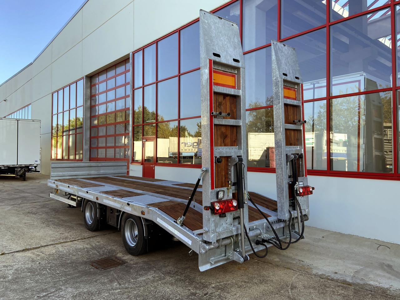 Möslein TT21-6,5 hydr 21 t Tandemtieflader, hydr. Rampen, NEU - Góndola rebajadas remolque: foto 2 Möslein TT21-6,5 hydr 21 t Tandemtieflader, hydr. Rampen, NEU - Góndola rebajadas remolque: foto 2