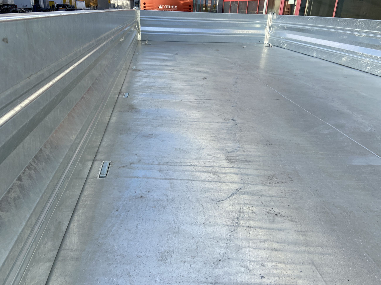 Möslein TTD 11 Breite Reifen 5,70 lang Kipper Tieflader, Breite Reifen, 5,70 m lang-- Neufahrzeug -- - Volquete remolque: foto 2 Möslein TTD 11 Breite Reifen 5,70 lang Kipper Tieflader, Breite Reifen, 5,70 m lang-- Neufahrzeug -- - Volquete remolque: foto 2