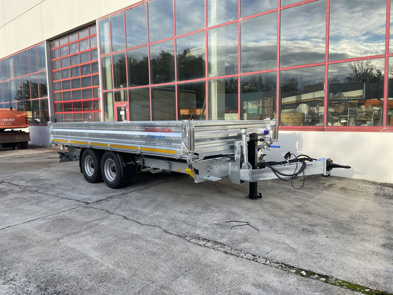 Möslein TTD 11 Breite Reifen Kipper Tieflader, Breite Reifen-- Neufahrzeug -- - Volquete remolque: foto 5 Möslein TTD 11 Breite Reifen Kipper Tieflader, Breite Reifen-- Neufahrzeug -- - Volquete remolque: foto 5