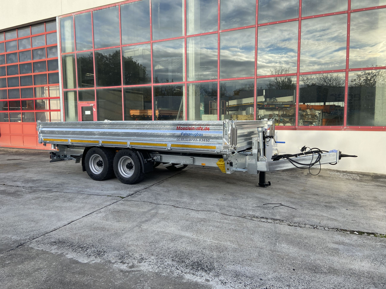 Möslein TTD 11 Breite Reifen Kipper Tieflader, Breite Reifen-- Neufahrzeug -- - Volquete remolque: foto 4 Möslein TTD 11 Breite Reifen Kipper Tieflader, Breite Reifen-- Neufahrzeug -- - Volquete remolque: foto 4