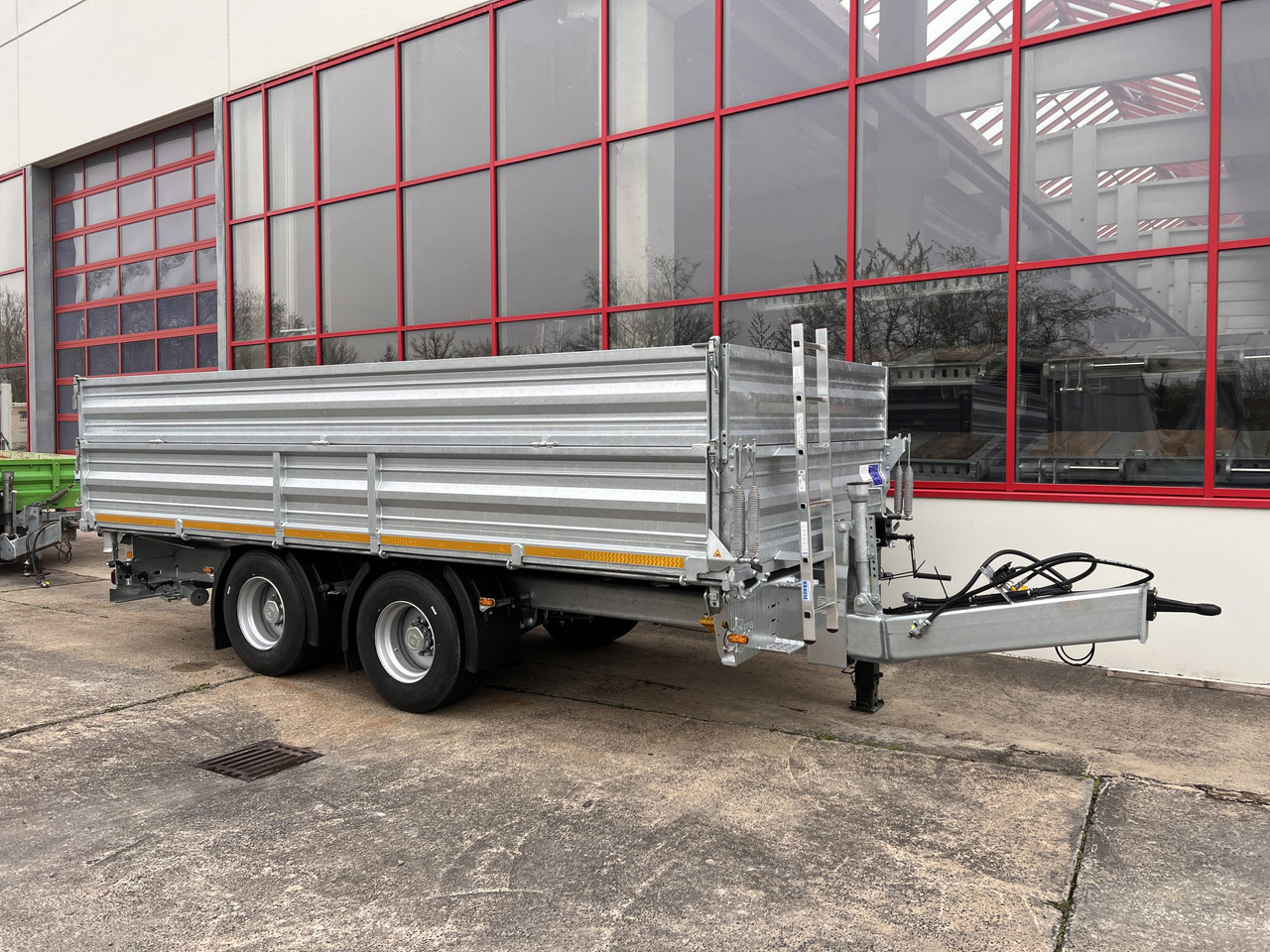 Möslein TTD 19 AB 19 t Tandem 3 Seiten Kipper TiefladerAufsatzbordwänden-- Neufahrzeug -- - Volquete remolque: foto 4 Möslein TTD 19 AB 19 t Tandem 3 Seiten Kipper TiefladerAufsatzbordwänden-- Neufahrzeug -- - Volquete remolque: foto 4