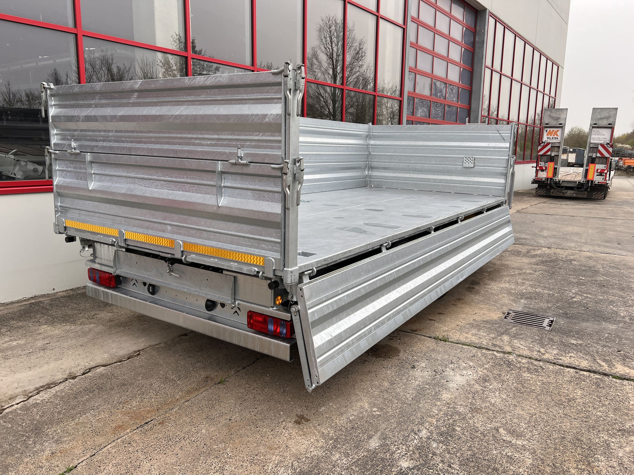 Möslein TTD 19 AB 19 t Tandem 3 Seiten Kipper TiefladerAufsatzbordwänden-- Neufahrzeug -- - Volquete remolque: foto 5 Möslein TTD 19 AB 19 t Tandem 3 Seiten Kipper TiefladerAufsatzbordwänden-- Neufahrzeug -- - Volquete remolque: foto 5