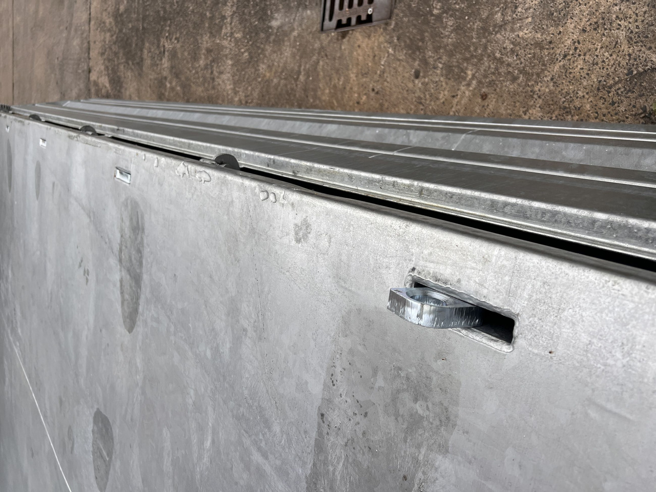 Möslein TTD 19 AB 19 t Tandem Kipper Tieflader2 x Aufsatzbordwänden-- Neufahrzeug -- - Volquete remolque: foto 5 Möslein TTD 19 AB 19 t Tandem Kipper Tieflader2 x Aufsatzbordwänden-- Neufahrzeug -- - Volquete remolque: foto 5