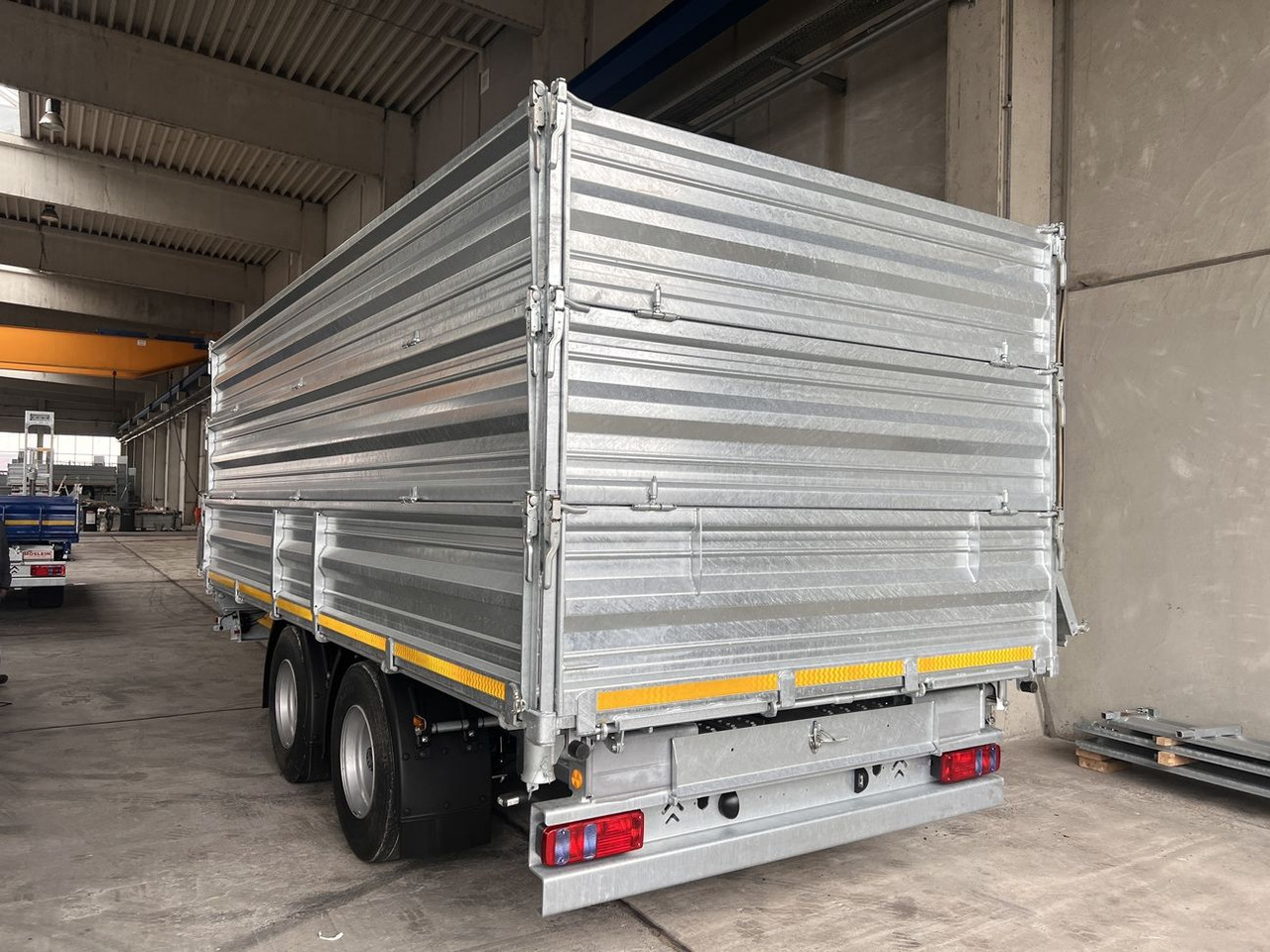 Möslein TTD 19 AB 19 t Tandem Kipper Tieflader2 x Aufsatzbordwänden-- Neufahrzeug -- - Volquete remolque: foto 2 Möslein TTD 19 AB 19 t Tandem Kipper Tieflader2 x Aufsatzbordwänden-- Neufahrzeug -- - Volquete remolque: foto 2