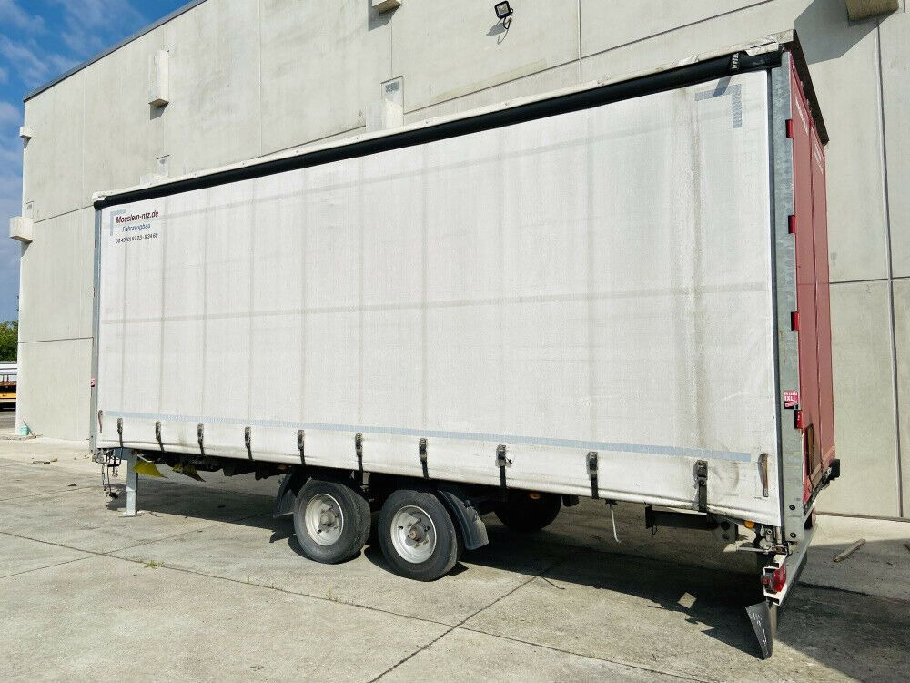 Tandem- Schiebeplanenanhänger zum Durchladen - Camión lona: foto 4 Tandem- Schiebeplanenanhänger zum Durchladen - Camión lona: foto 4
