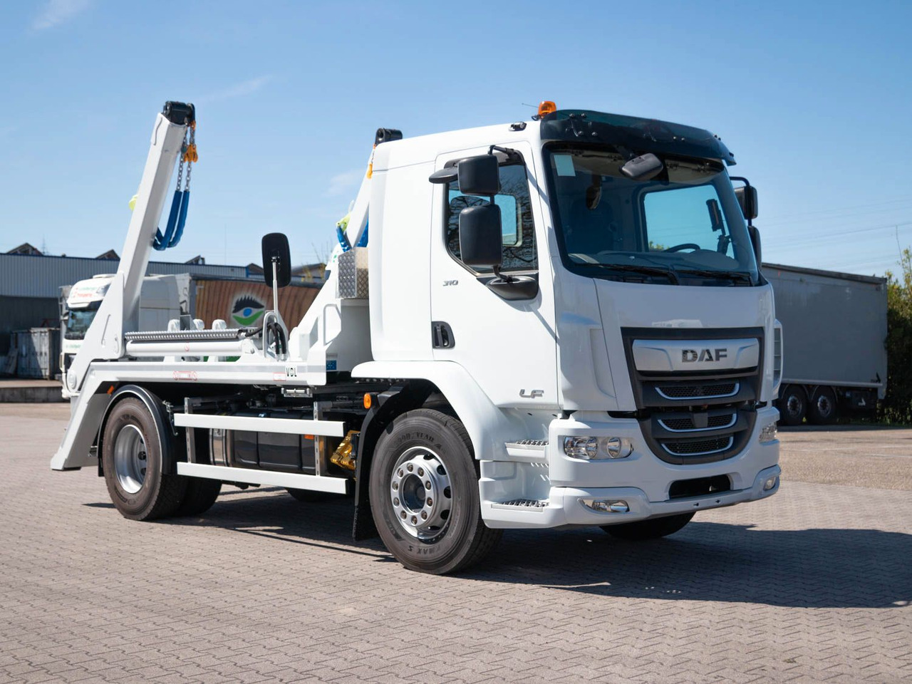 DAF FA LF 310 19t Absetzkipper VDL - Volquete camión: foto 3 DAF FA LF 310 19t Absetzkipper VDL - Volquete camión: foto 3