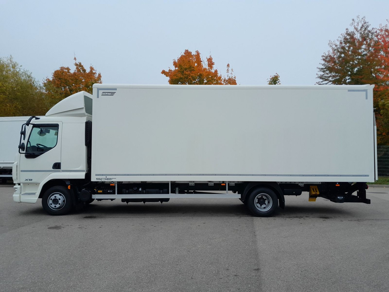 DAF FA XB 230 12t - Camión caja cerrada: foto 4 DAF FA XB 230 12t - Camión caja cerrada: foto 4