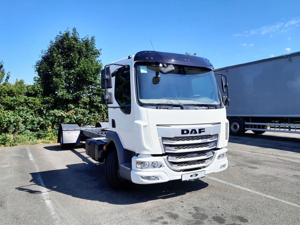 DAF FA XB 260 12t - Chasis camión: foto 3 DAF FA XB 260 12t - Chasis camión: foto 3
