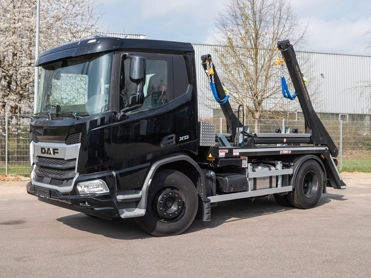 DAF FA XD 410 VDL Absetzkipper DAF FA XD 410 VDL Absetzkipper - Portacontenedor de cadenas camión: foto 3 DAF FA XD 410 VDL Absetzkipper DAF FA XD 410 VDL Absetzkipper - Portacontenedor de cadenas camión: foto 3