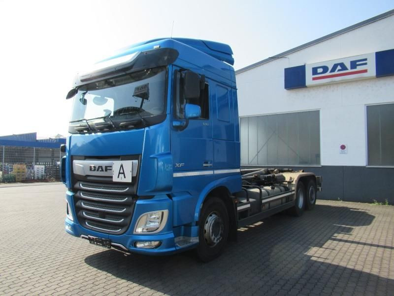 DAF FAN XF 530 SC Abrollkipper - Multibasculante camión: foto 1 DAF FAN XF 530 SC Abrollkipper - Multibasculante camión: foto 1