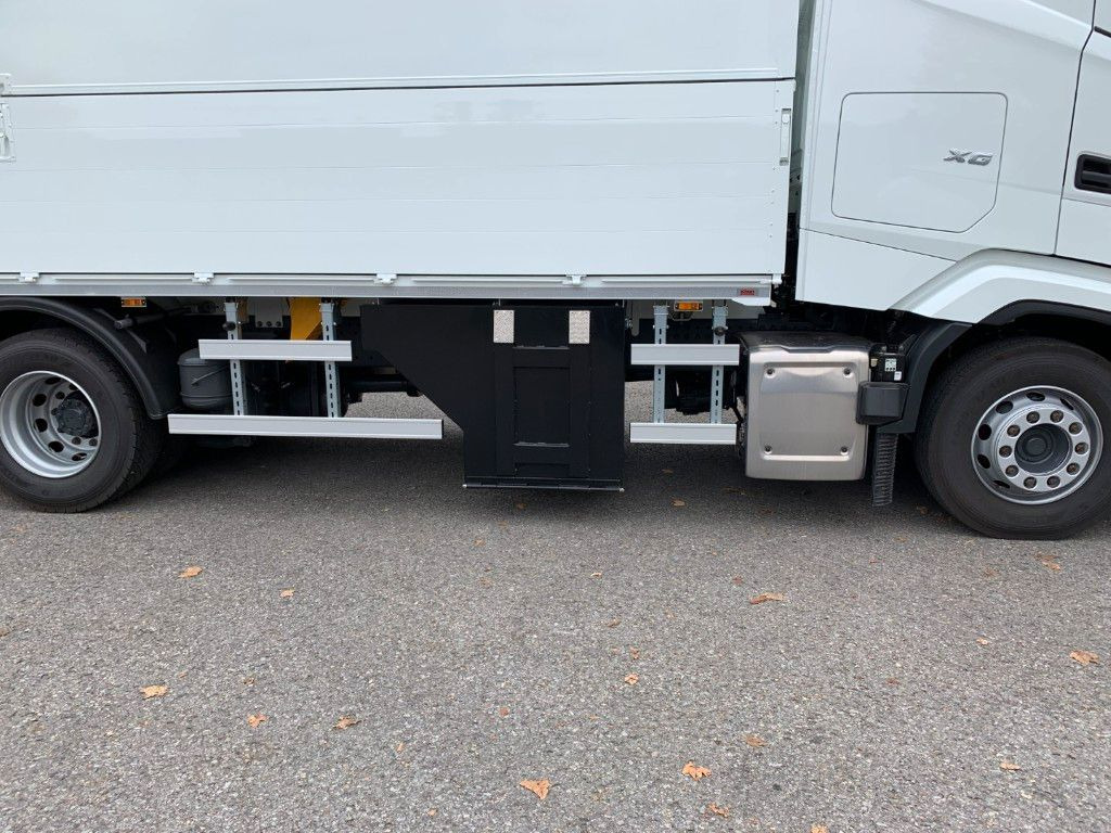 DAF FAN XG 480 Swing-Board mit LBW - Transporte de bebidas camión: foto 5 DAF FAN XG 480 Swing-Board mit LBW - Transporte de bebidas camión: foto 5