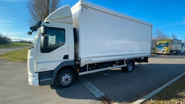 DAF LF 210 7,49t Pritsche Plane LBW - Furgoneta con caja de lona: foto 1 DAF LF 210 7,49t Pritsche Plane LBW - Furgoneta con caja de lona: foto 1