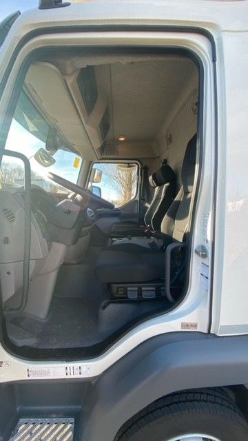 DAF LF 210 8t Pritsche-Plane LBW Tageszulassung - Camión lona: foto 5 DAF LF 210 8t Pritsche-Plane LBW Tageszulassung - Camión lona: foto 5