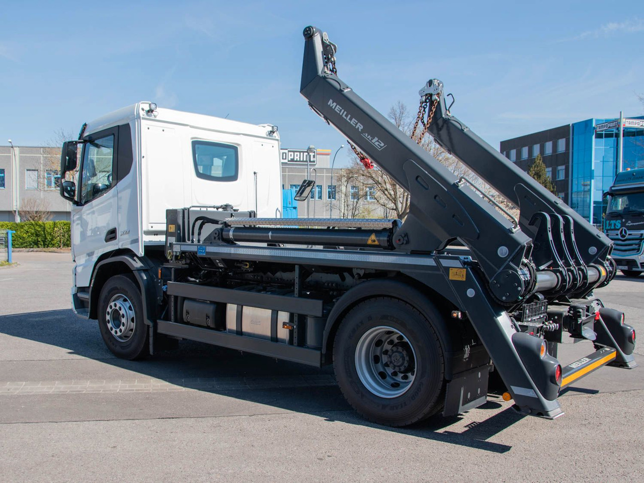 DAF XD 410 FA Meiller Absetzkipper DAF XD 410 FA Meiller Absetzkipper - Portacontenedor de cadenas camión: foto 5 DAF XD 410 FA Meiller Absetzkipper DAF XD 410 FA Meiller Absetzkipper - Portacontenedor de cadenas camión: foto 5