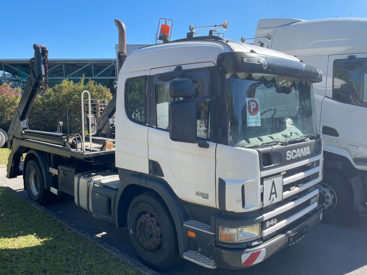 Scania B4X2 ATL, Absetzkipper - Volquete camión, Camión grúa: foto 1 Scania B4X2 ATL, Absetzkipper - Volquete camión, Camión grúa: foto 1